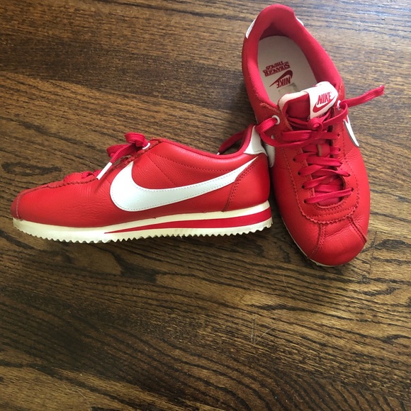 Limited edition Nike Stranger Things Cortez red - Picture 2 of 9